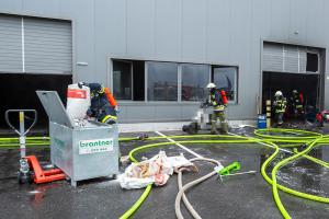 Brand im Gewerbegebiet Theiss