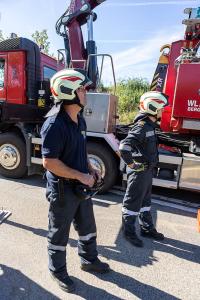 Pkw kommt aufs Bankett und überschlägt sich auf der B37