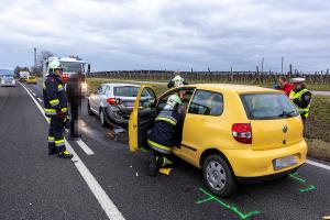 Zwei Unfälle unmittelbar nacheinander auf der B218