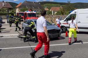 Beim Einbiegen in die B3 einen Pkw übersehen