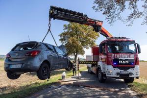 Pkw gegen Baum - Tödlicher Verkehrsunfall auf der L2192