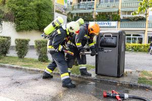 Müllpressbehälter in der Kremser Altstadt in Brand geraten