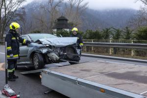 Glatteisunfall auf der B3 in Dürnstein