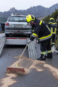 Glatteisunfall auf der B3 in Dürnstein